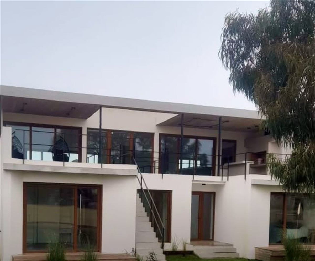 Costa Esmeralda Barrio Ecuestre - 18 aberturas PVC Golden Oak DVH